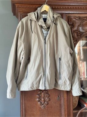 Roundtree & Yorke Men's Lightweight Hooded Jacket in Khaki